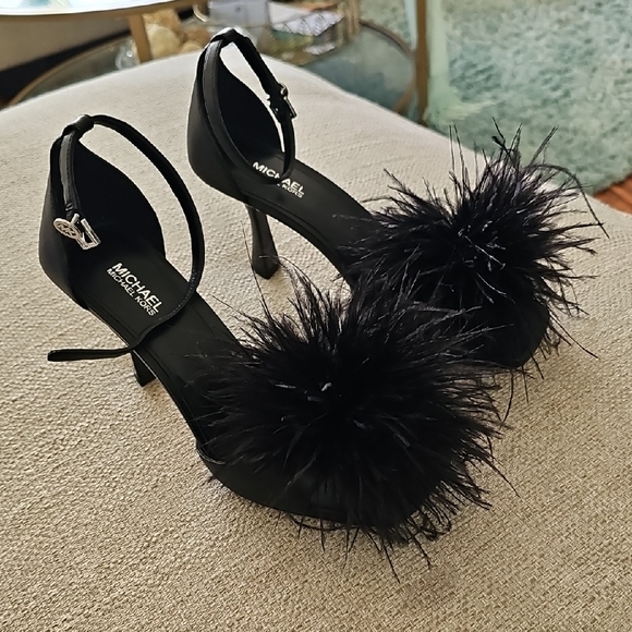 Michael Kors Black Faye Feathered Kitten Heels Open Toes 6M New